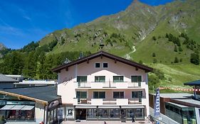 Cristal Appartementhaus
